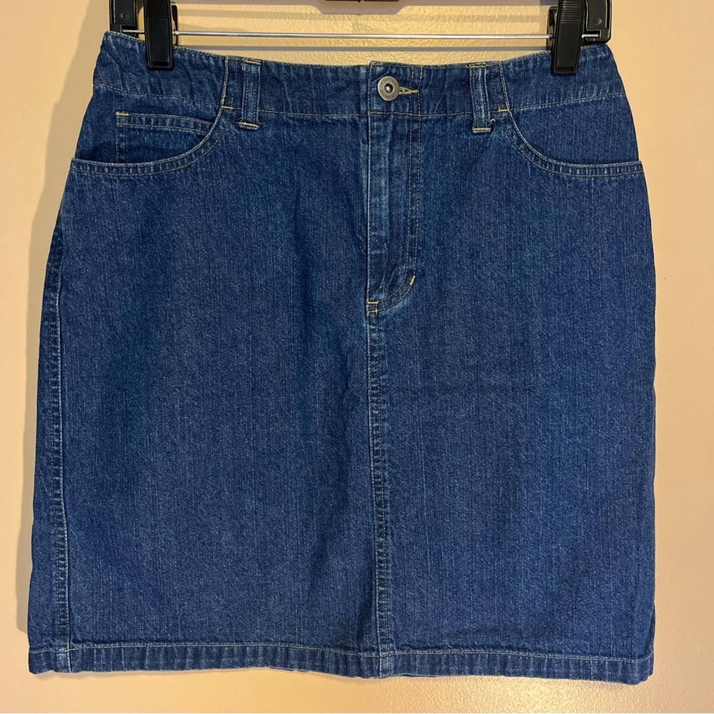 Women's Liz Claiborne Solid Blue 5 Pocket Denim Skirt Size Petite 8. 100%Cotton.